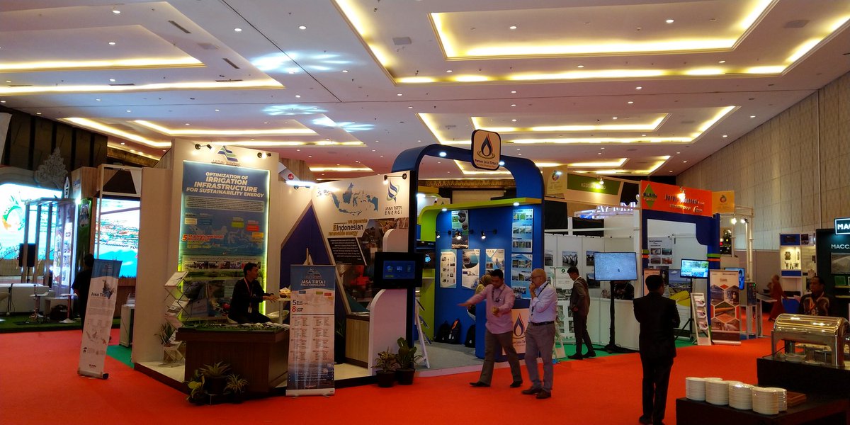 ICID_YPeF's tweet photo. It's Day 3 of the #WIF3, don't forget to walk through the exhibition hall, glance through the posters, join parallel sessions and supporting events as we discuss global irrigation challenges.
#ICID2019 #Bali #Kemenpupr https://t.co/BOAZ72EGg3