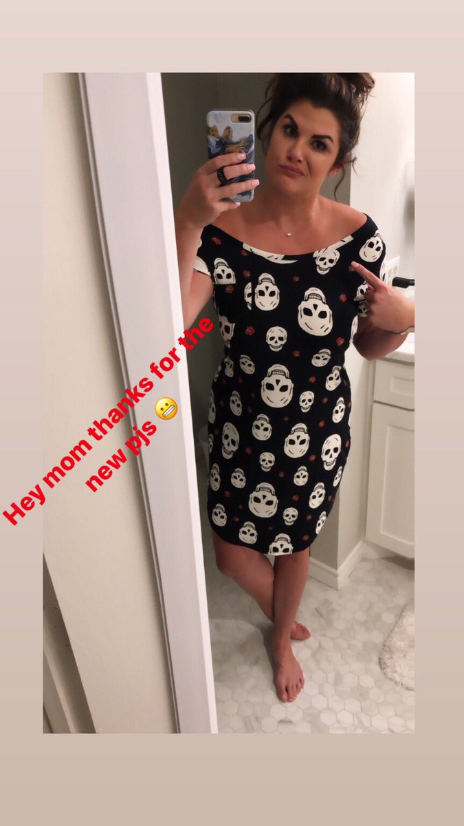 LaurenRVaughn's tweet photo. My mom got me new pjs.... not sure how I feel about them ๐ฌ #SkullFace #ImNotEmo #ThanksForTheBdayGift https://t.co/DP1ck5REDH