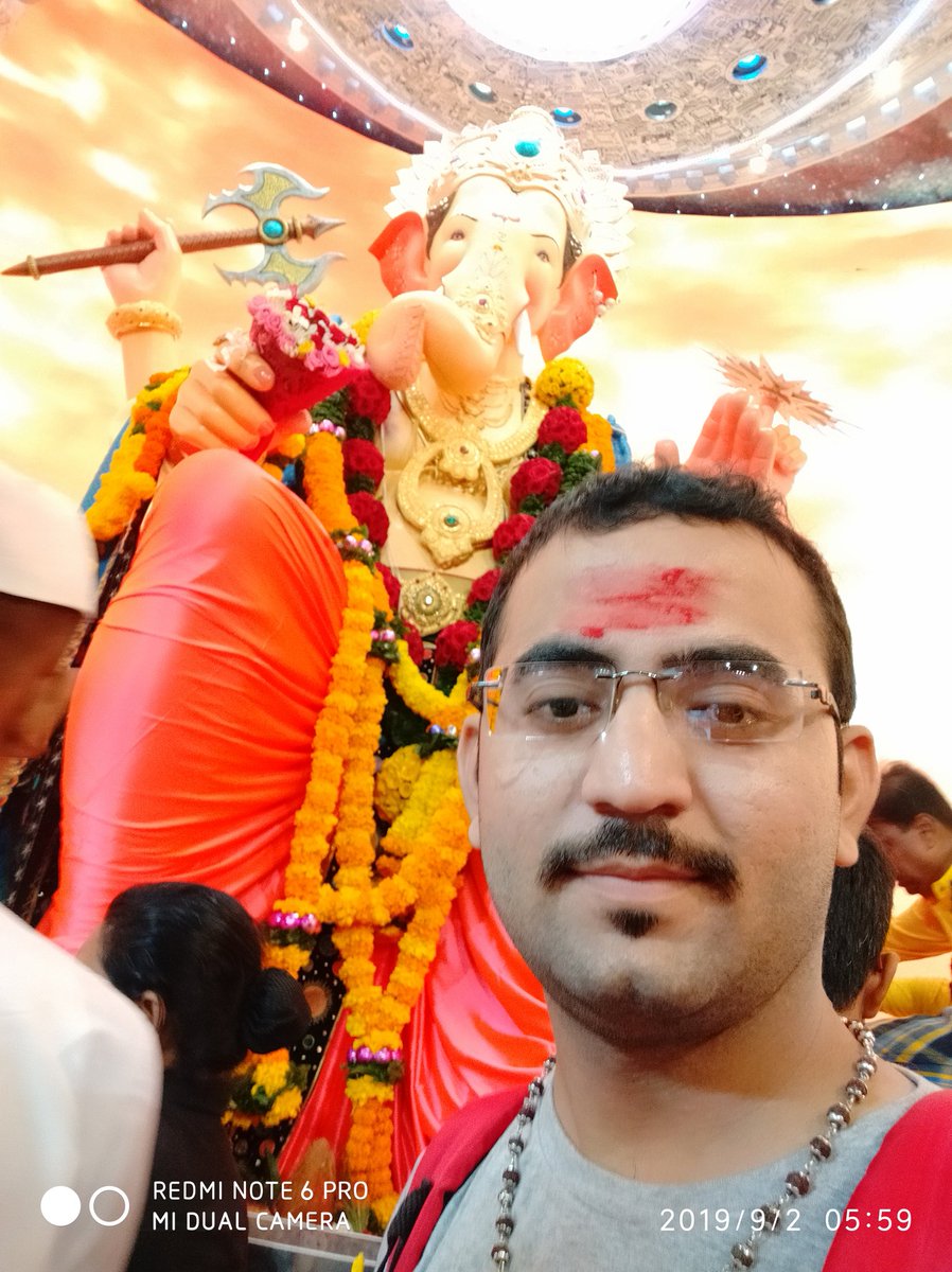 PMMulchandani42's tweet photo. Such A Great Moment Live First Day First Darshan Of My Idol My God My Everything @LalbaugchaRaja
#SelfieWithBappa #LalbaugChaRaja #GaneshUtshav #SpaceConcept #FirstDayOfBappa https://t.co/1wPd9JreP7