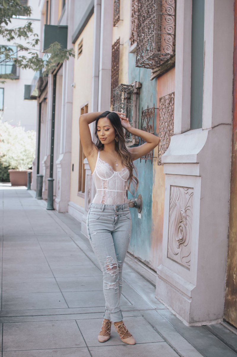 katerrryn's tweet photo. closing out this ~*~hot girl summer~*~ feeling flirty, fun, & feminine thanks to @CharlotteRusse ✨ #CRbabe #sponsored https://t.co/gYqdhf57r2