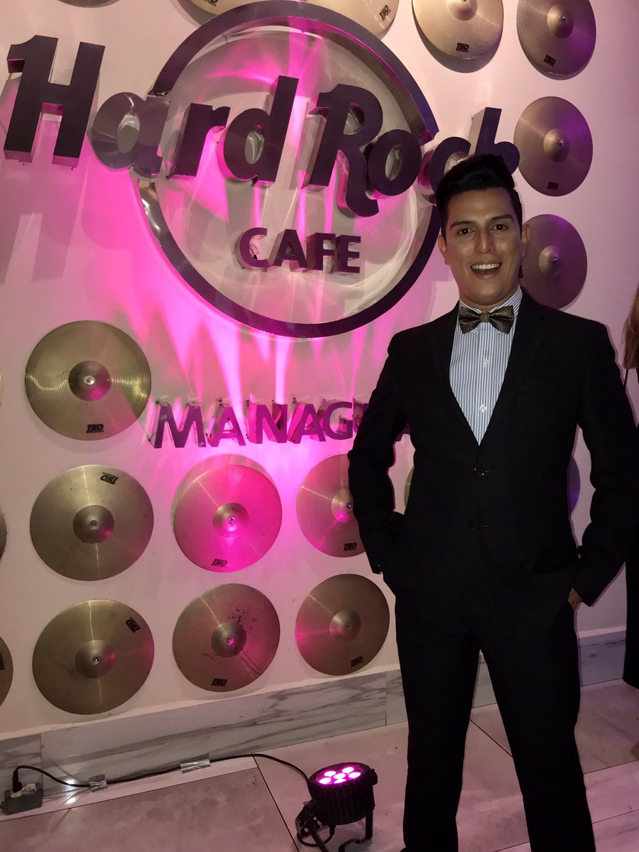 RealOsmanFlo's tweet photo. Una vez más el profesionalismOH! de los colaboradores de Juan Brenes Salon & Instituto de Alta Peluqueria complementó el look que ameritaba para presentar en #HardRockCafeManagua el lanzamiento del sitio web de #Pinoleras
Gracias Alexander Telleria Cruz por tu trabajo impecable. https://t.co/V7uZwHMI0M