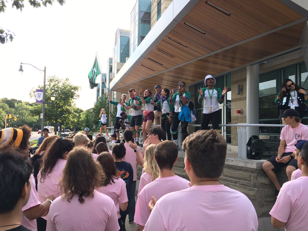 KUCSC's tweet photo. O Week Day 2 💚 First years learnt King’s cheers, dances and stormed the bridge on the way to Western Opening Ceremonies!! #oweek2019 @KingsSophTeam @kingsatwestern https://t.co/pYF8pHSusb