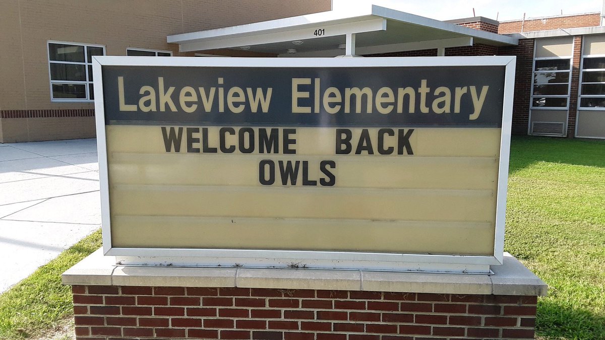 LES_CHPS's tweet photo. The first day of school is always our favorite day of the year! We loved seeing our returning friends and meeting our new Owls! 🦉✏️✂️ #ColonialPride https://t.co/L1IY12s8MD