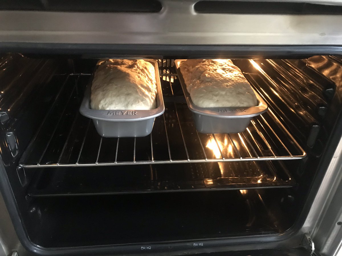 namchu's tweet photo. Looks scary. Tastes much better. My first time. #BreakingBread
#FirstLoaf @jamieoliver recipe https://t.co/K6kTwuMSMd