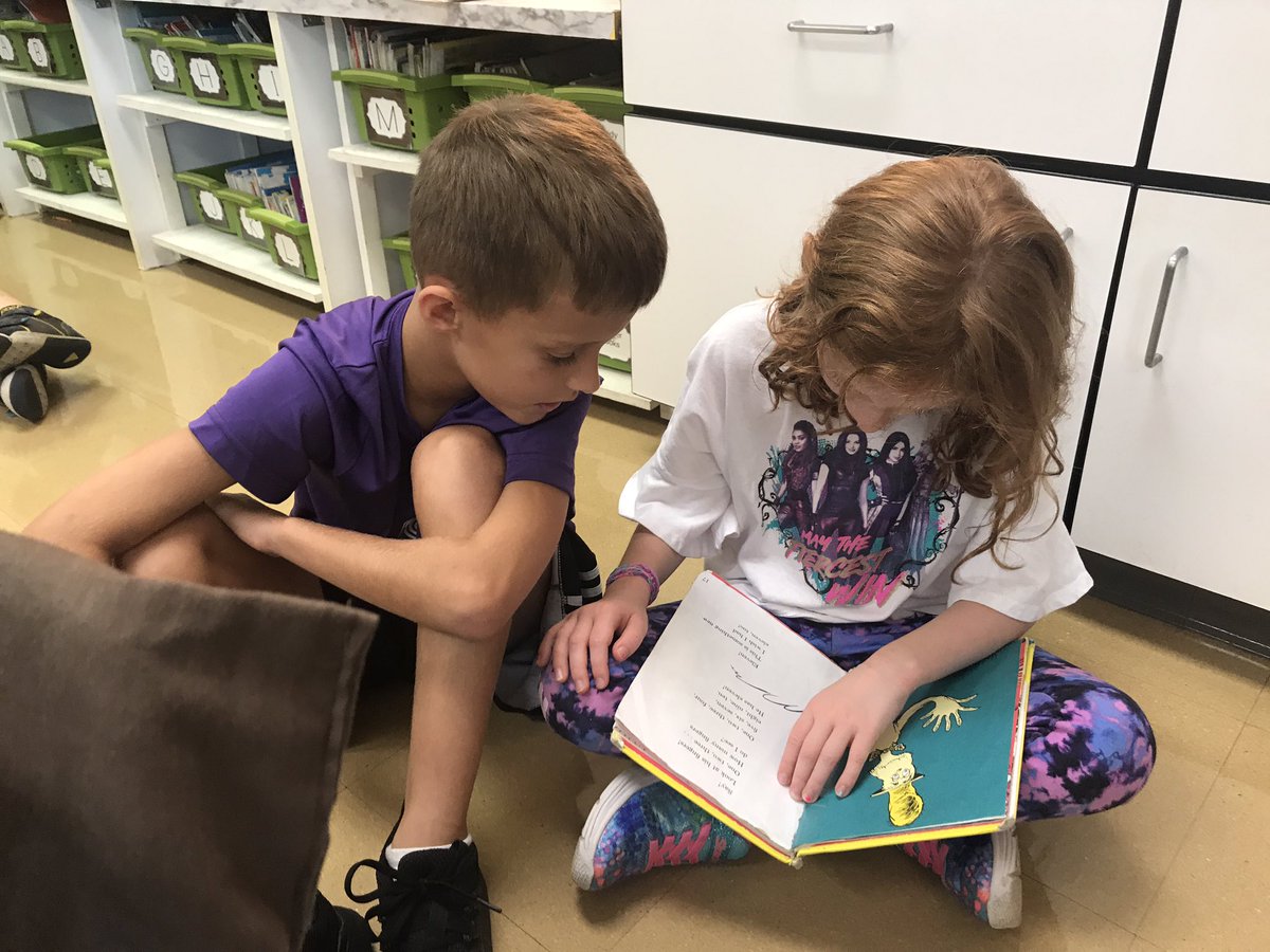 AndreaMclane's tweet photo. We enjoyed time today with our Book Buddies. We practiced echo reading and reading with fluency! @midway_mustangs #lex1allmeansall #mesHEART @lex1literacy https://t.co/Lij2YeWmis