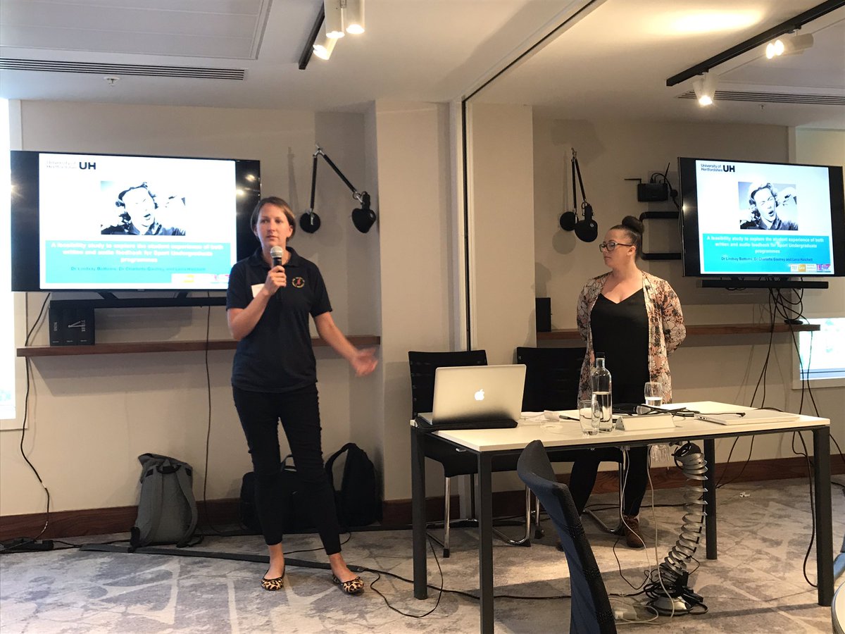 Next up @DrCGautrey discussing the student experience of written &amp; audio feedback. #SSTUniForum