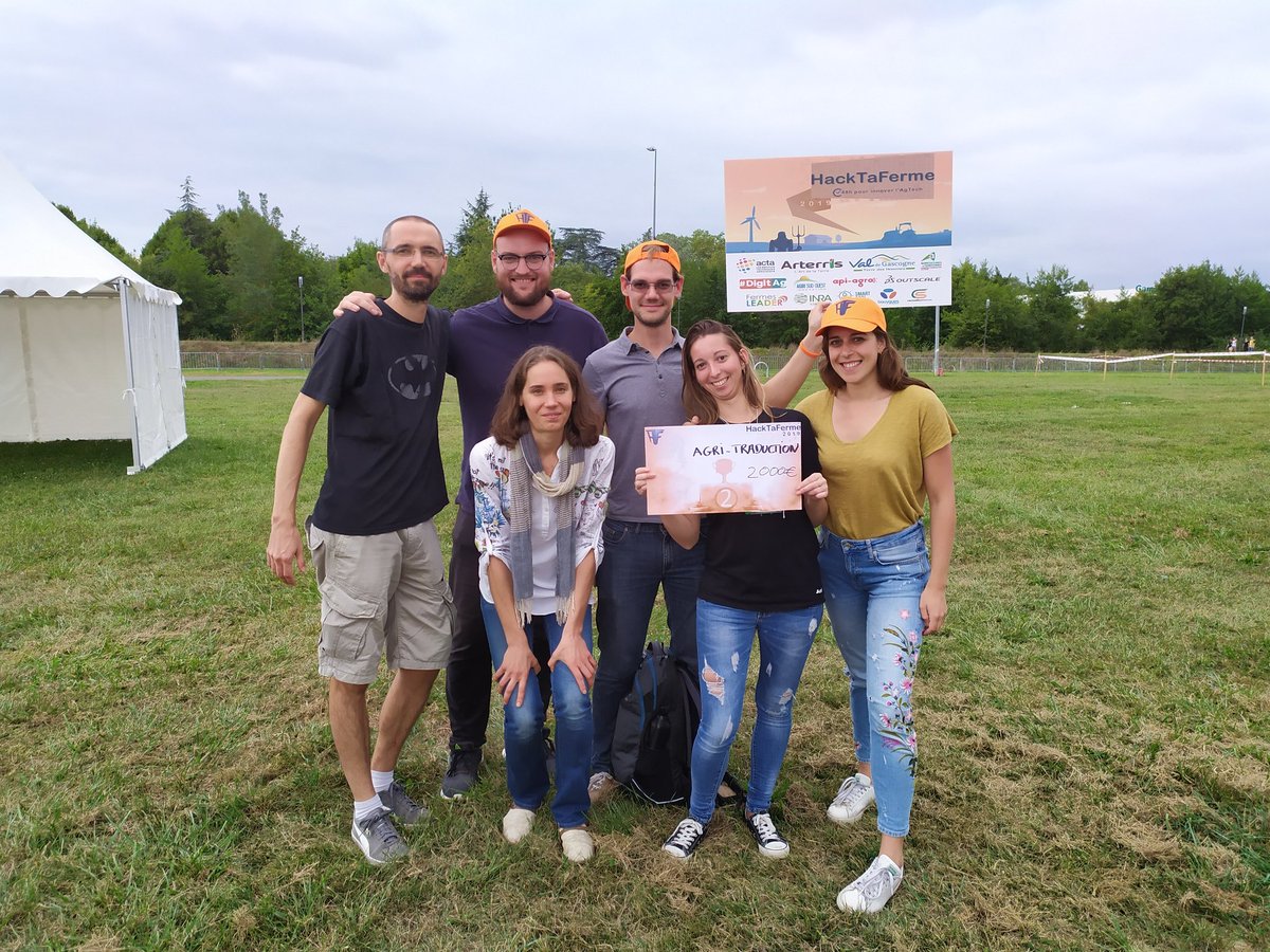 cultureagri's tweet photo. Le second prix du concours @HackTaFerme a été remis à @AgriTraduction, un logiciel de traduction dédié au vocabulaire agricole. L'objectif : faciliter les échanges entre les #agriculteurs et le grand public. 
https://t.co/ZlsREHgFs9 https://t.co/eYXfFfB2H4