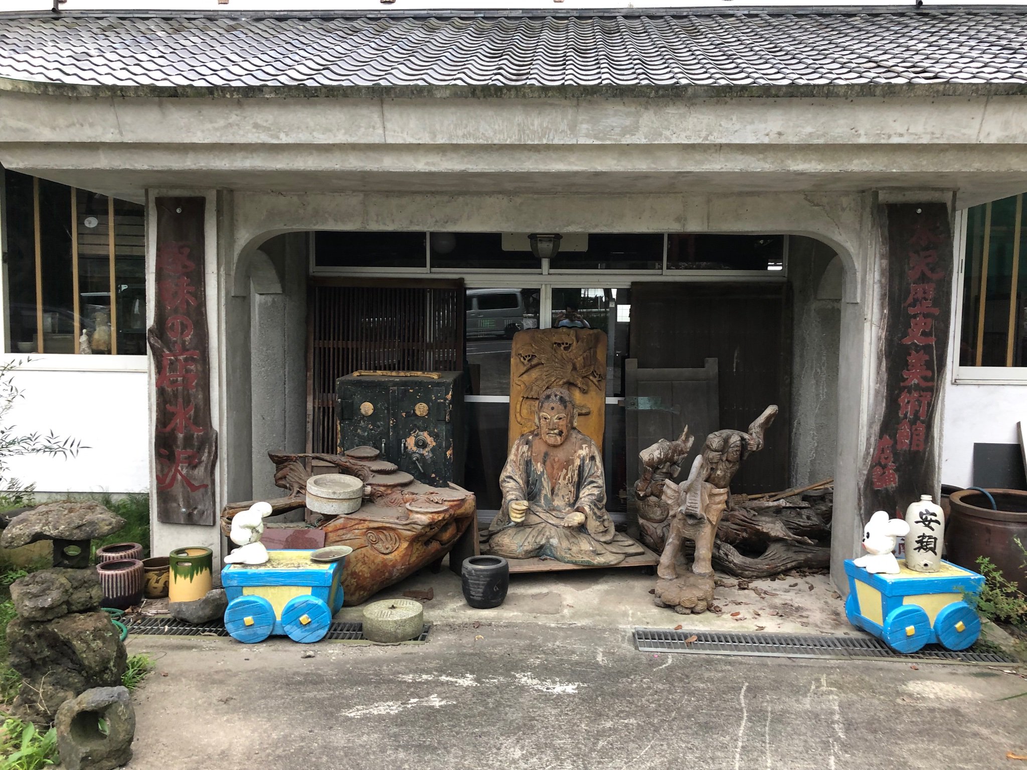 やんツー Yang02 昨日ハラミュージアムアークからアーツ前橋に向かう道中でたまたま遭遇したdeep群馬珍スポット 水沢歴史美術館 T Co Q6lsbiwale Twitter