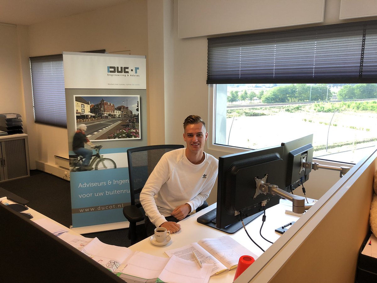 Wij hebben ons ontwerpteam versterkt met Stan Berben. Na een stage en afstudeeropdracht is Stan afgelopen week bij ons in dienst getreden! Succes Stan! 👍🏻