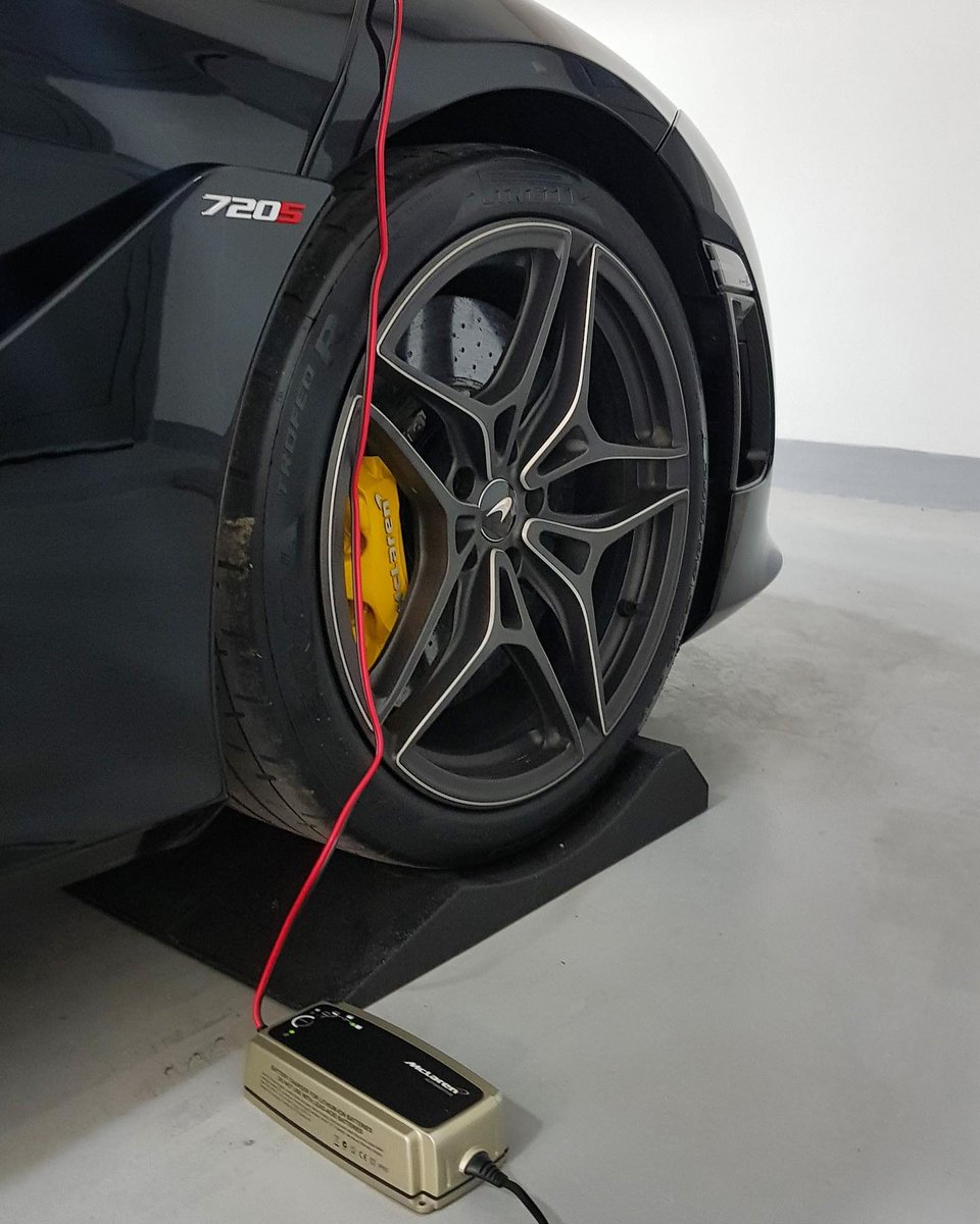 BatteryPowerZo1's tweet photo. CTEK Battery Chargers Power The #mclaren720s !
#ctek #ctekbatterychargers #mclaren #maintenance #performance #batterypowerzone https://t.co/Fn8slKptja