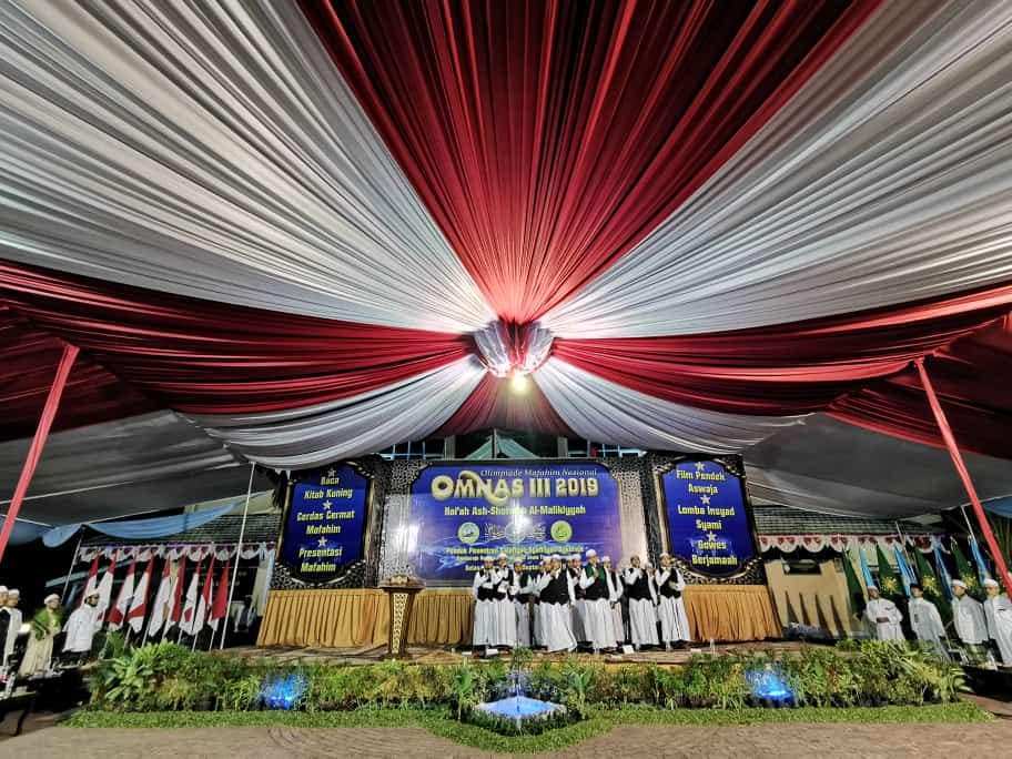 shofwatuna's tweet photo. Pembukaan OMNAS III 2019 https://t.co/U9fIJkuCOw https://t.co/amNmfgVtYU