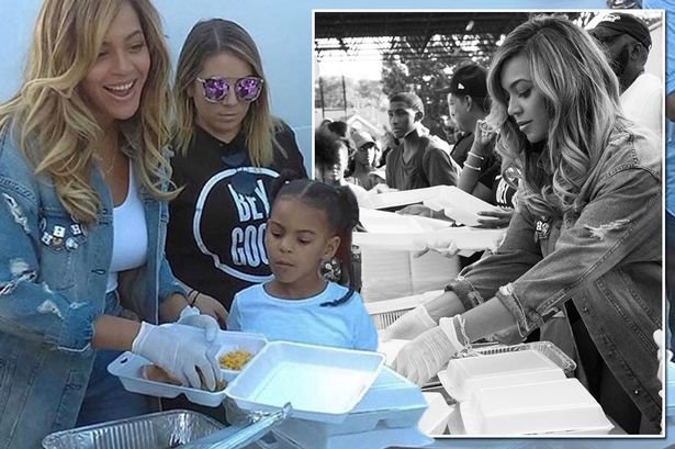 8. According to  @TMZ & then  @theinquisitr, Beyoncé donated what is later revealed to be $10M for Harvey Flood relief.She also flew there herself (JUST after birthing twins) to serve food & equipments, to show that this isn't just about money & donations.