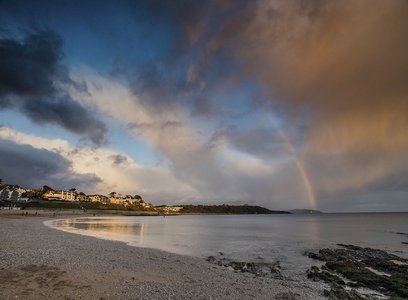 FalmouthUni's tweet photo. Starting with us in September? Here are some tips from @MNHPFalmouth student @PradyumanSamant on what to do before you arrive. Read the blog here: https://t.co/BmeyyIfvPE https://t.co/RE0uYQ05x3