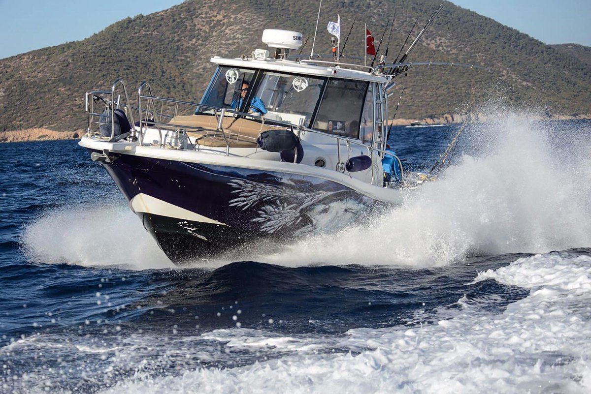 YourBoat's tweet photo. Bonito 32 OB. The boat has fiberglass body material, 360 lt fish storage area and 43 knot maximum speed of capacity. More info: https://t.co/TDv1UmH82C #fishing #fishingboats #boats #boat https://t.co/RY116gwAE6