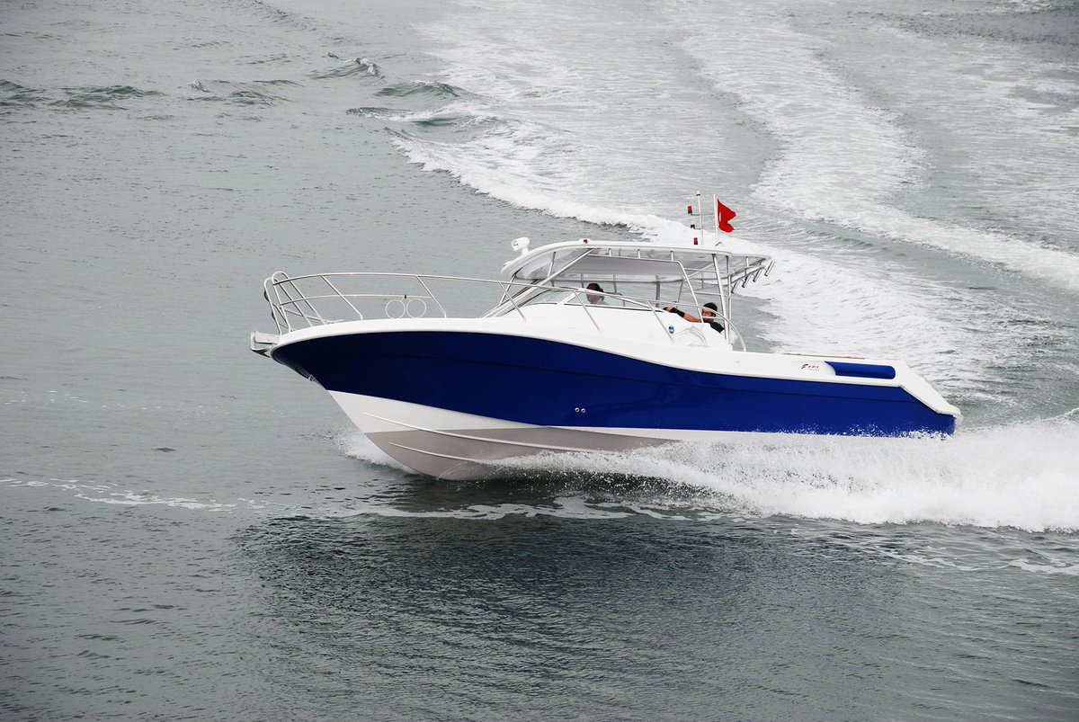 YourBoat's tweet photo. Experience maximum comfort on a sporty fishing boat. In addition to day trips, enjoy staying on your boat with its 10 people capacity. More info: https://t.co/t2rUURUbZE #boats #boat #fishingboats #fishing https://t.co/bPQWyYhBm3