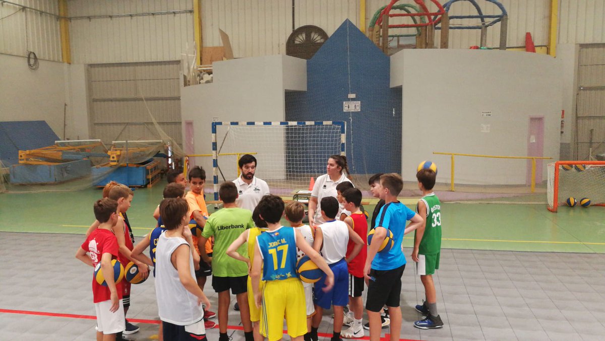 FBPA_asturias's tweet photo. Día 3 Concentración Íscar Selecciones @FBPA_asturias: Desde bien temprano nuestras selecciones cogen el balón para la realización de los ejercicios específicos que les indican los diferentes staff técnicos. https://t.co/q18uOnGLRQ