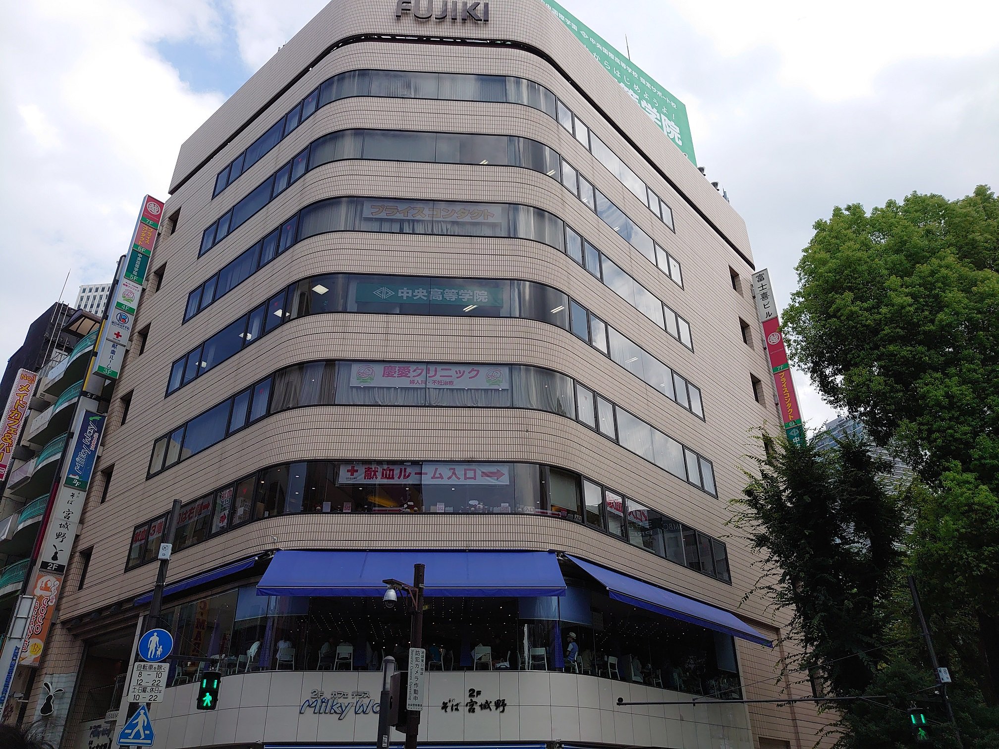 日本橋三越本店 Mitsukoshi در توییتر みなさん 池袋に三越があることをご存知でしょうか 池袋駅35番出口より徒歩3分の 三越 スクールユニフォームショップ では 指定制服が中心ですが スクールライフが豊かになるようなアイテムを取り揃えております 池袋に