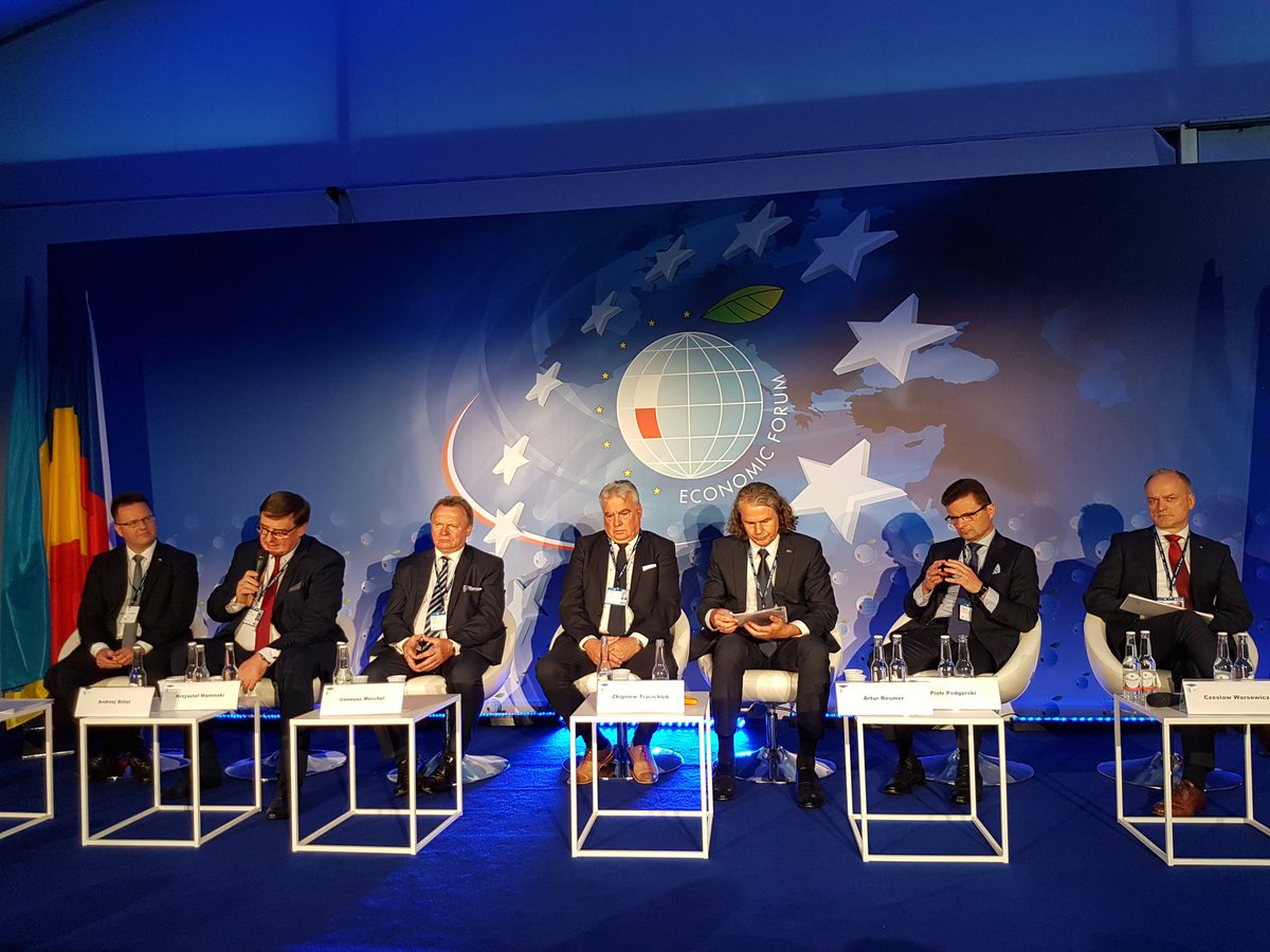 PKP_SA's tweet photo. Rozpoczynamy debatę Grupy #PKP "Stacja Gospodarka" z udziałem wicemin. A. Bittela na #Krynica2019 #FE2019 #ForumEkonomiczne https://t.co/dIh5ZJeNaA