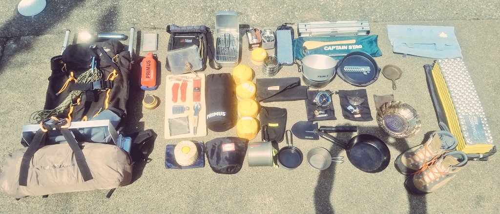 FOX_be_a_bride's tweet photo. Almost all My campgears and bushcraftgears.
Incidentally,also Relatedbooks.
#Camp
#Campgears
#Bushcraft
#Bushcraftgears
#Beltkit
#Survivalkit https://t.co/yxnjUnUqIk