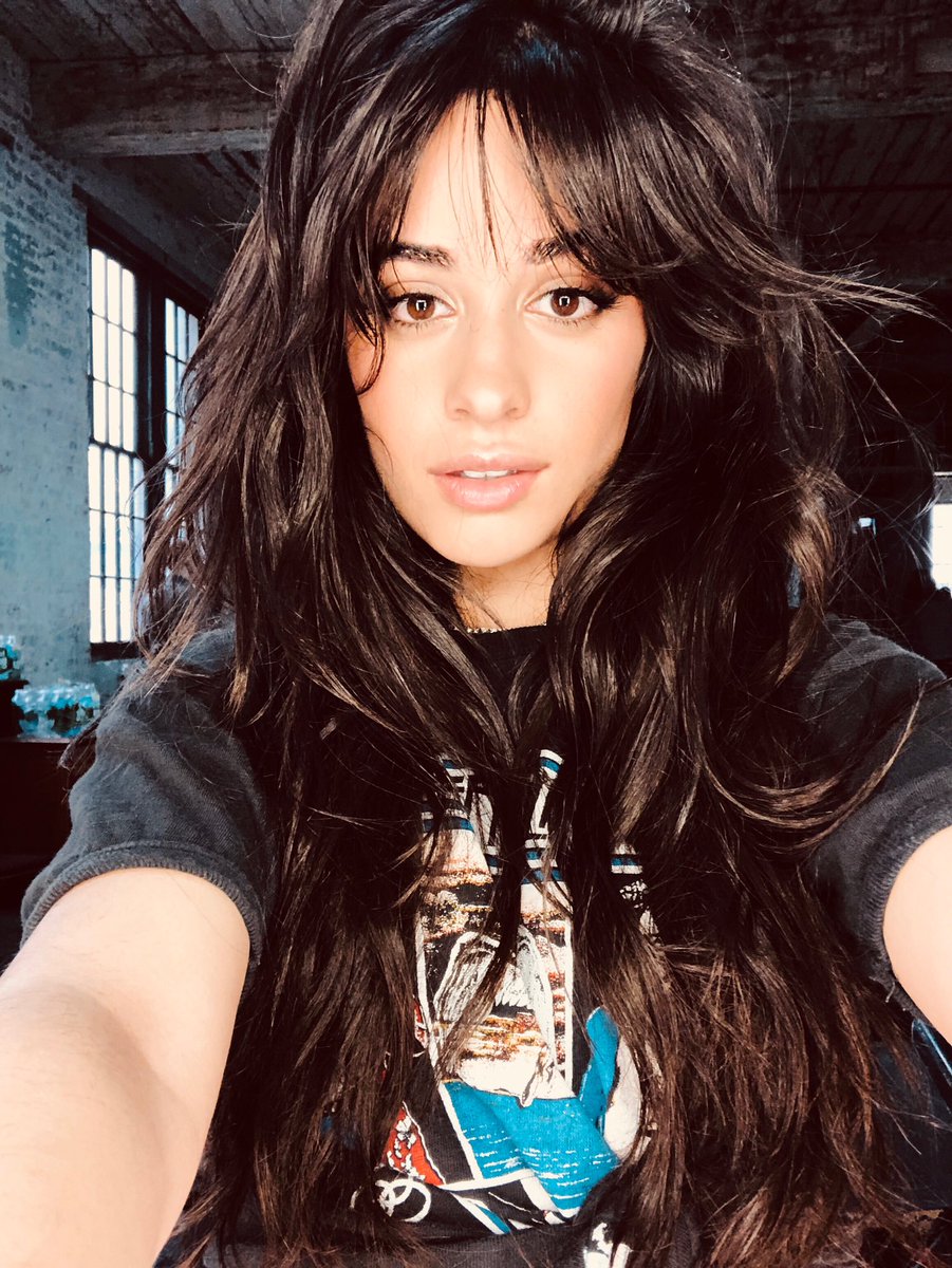 rainbowcabello's tweet photo. Buenas noches solamente a los seres más perfectos del universo aka camila, macarena y bárbara https://t.co/DUE0HQ7sli