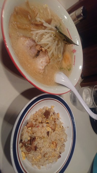 修羅場突入の前に、昔馴染みの店でチャージ。 