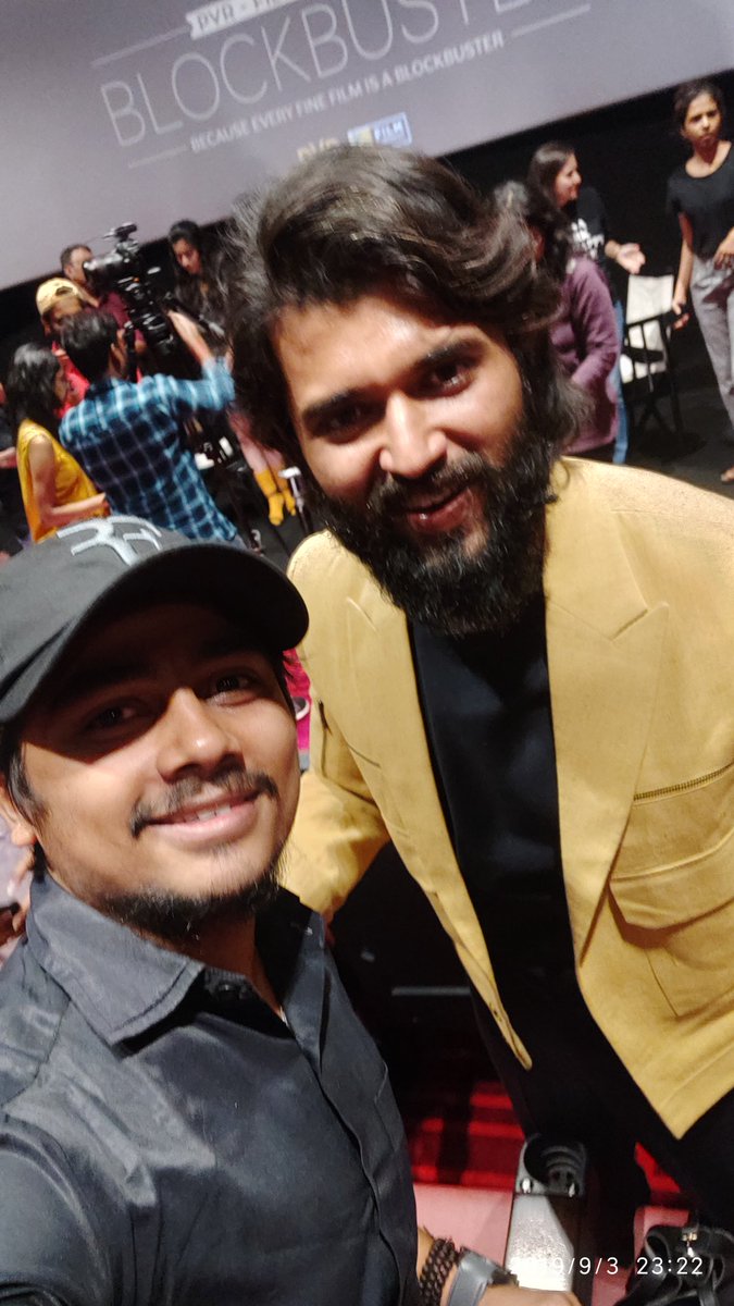 AlladaSudhir's tweet photo. Pleasure to meet @TheDeverakonda 😍😍😍 @iamRashmika 😍
Thanks to @FilmCompanion for the opportunity. #DearComradeScreening https://t.co/Lfg3SLgqH7