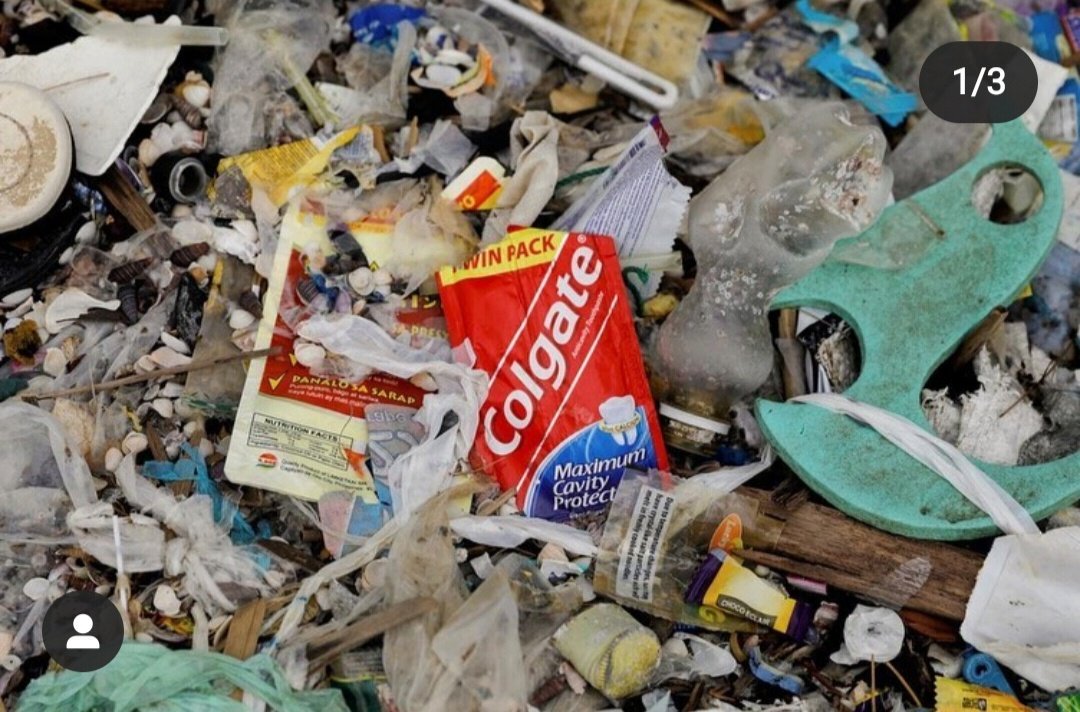VenuDhingra's tweet photo. #plasticpollutes
@Colgate and other these kind of one time use wrappers of such items play a major part in aggrevating #onetimeuseplastic
@narendramodi ji @PMOIndia you must do something for this too
Chips chocolate milk maggi wrappers major defautlers of this serious issue. https://t.co/yfJ9sPxZ4s