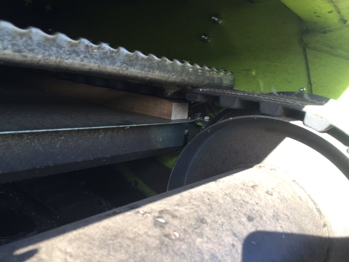 What’s going on here? Rubber feeder chains