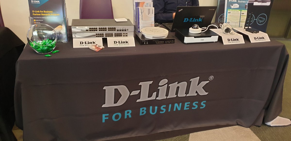 MishManners's tweet photo. Checking out the cool stuff at #AWISE during the break this morning. Super cool to bring and showcase this much tech in rural areas

#AWISE #DIF2019 #DIFvic #wodonga #innovatiom #tech #future #VR #VirtualReality https://t.co/SALgUE3CDe