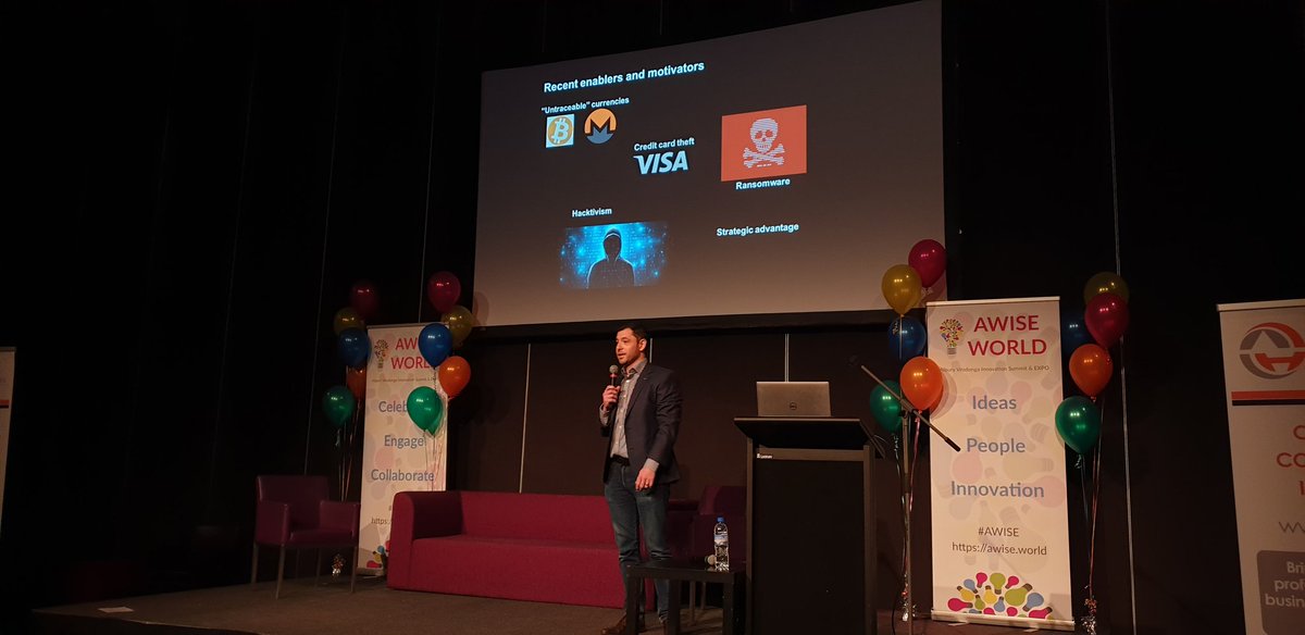 MishManners's tweet photo. Love a good live demo! Robert Bryne showing everyone how easy it is to get hacked! 👩‍💻👨‍💻

#DIFVIC #DIF2019 #AWISE #cybersecurity #security #tech #Wodonga #rural #hacker #ethicalhacker @difvic https://t.co/wwNlLkrzom