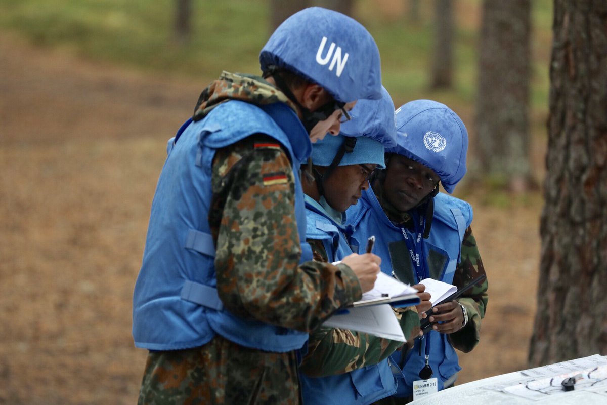 FINCENTFI's tweet photo. The final field exercise of the #unmem -course is currently ongoing in Niinisalo. Follow the simulation of a @UNpeacekeeping operation on Twitter and @mpkkfi 's Instagram (Maanpuolustuskorkeakoulu).The day began with the morning brief and has continued with patrolling. #fincentfi https://t.co/du6SbQsCcB