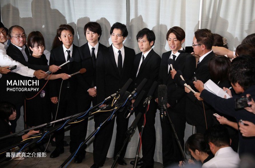 毎日新聞写真部 数多くの男性アイドルを育て 7月に87歳で亡くなった大手芸能事務所 ジャニーズ事務所 社長のジャニー喜多川さんのお別れの会が東京ドームで営まれ 人気グループ 嵐 などのメンバーらが参列しました 写真特集でhttps T Co Vzfxryvd96