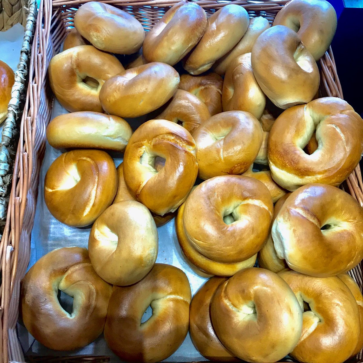 bagels_v's tweet photo. ... Wednesday Wisdom ...
In the words of famous dance teacher and author S C Laurie: 
“Breathe, this is just a chapter in your life, not you whole story.”
:
Walk on bravely. 
#vandvs #bagels_v #barkingsidebakery #chigwell #essex #gantshill #ilford #localbakery #londonbakery https://t.co/FupftM8Kic