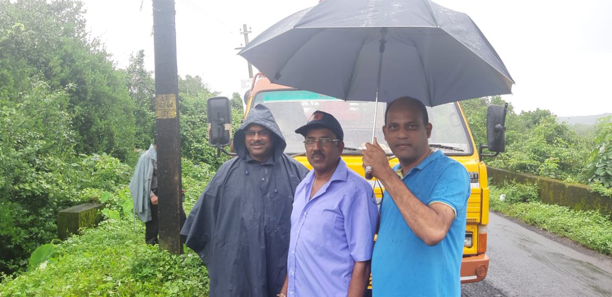 Jayeshvsal's tweet photo. Various parts of Verem, Nerul& Pilerne have no power. Work is going on on war footing basis as today is the 3rd day of #GaneshChaturthi Alternative arrangements have been done while work goes on in full swing. #ganeshchaturthi #PuttingBasicsInPlace #saligaoforward https://t.co/YncEyO9boy