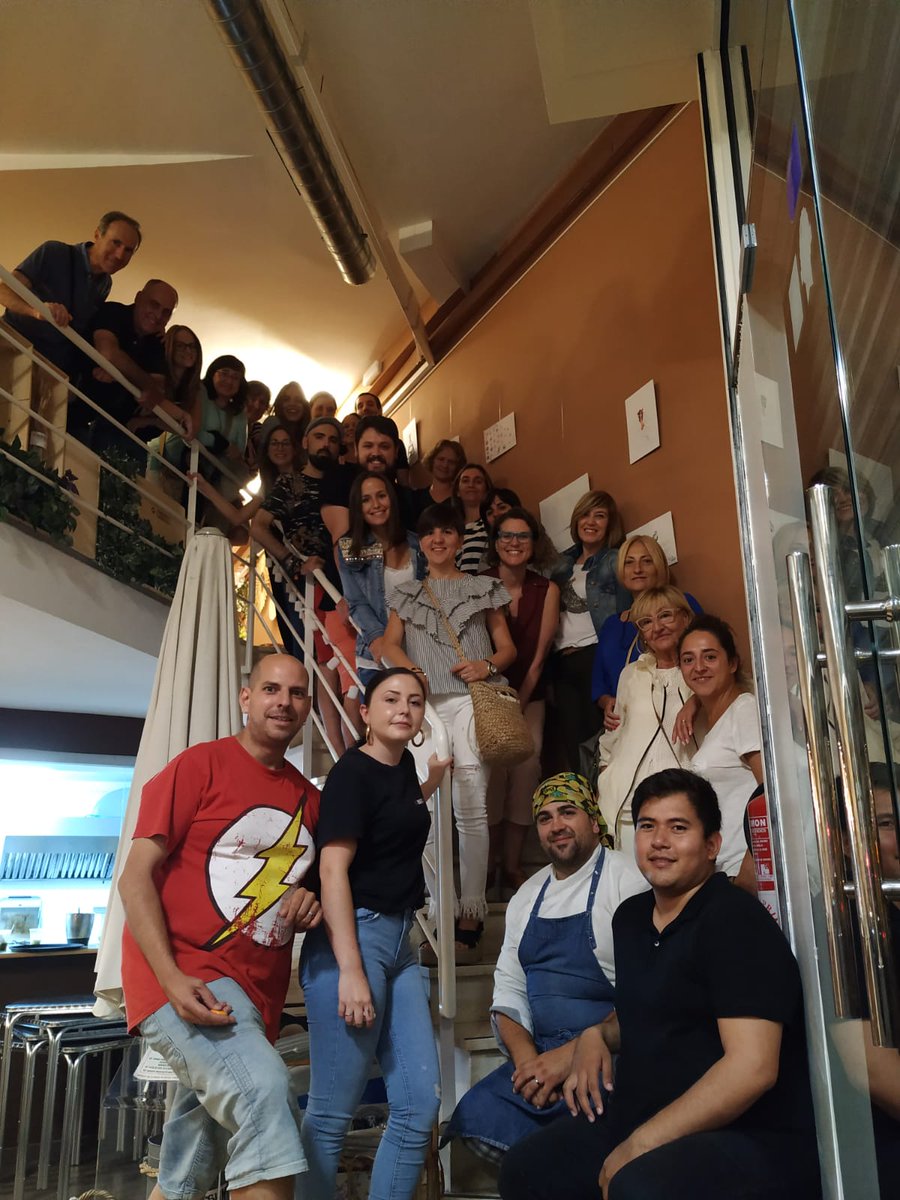 Després de la Formació hem anat a sopar a @marticoffe, Hem sopat molt rebé, felicitem als nostres companys de <a href="/PESMartico/">PES Martí-Codolar - Salesians Sant Jordi</a> per la feina que estan fent amb els i les joves de <a href="/SalesiansSJordi/">Salesians Sant Jordi</a> .