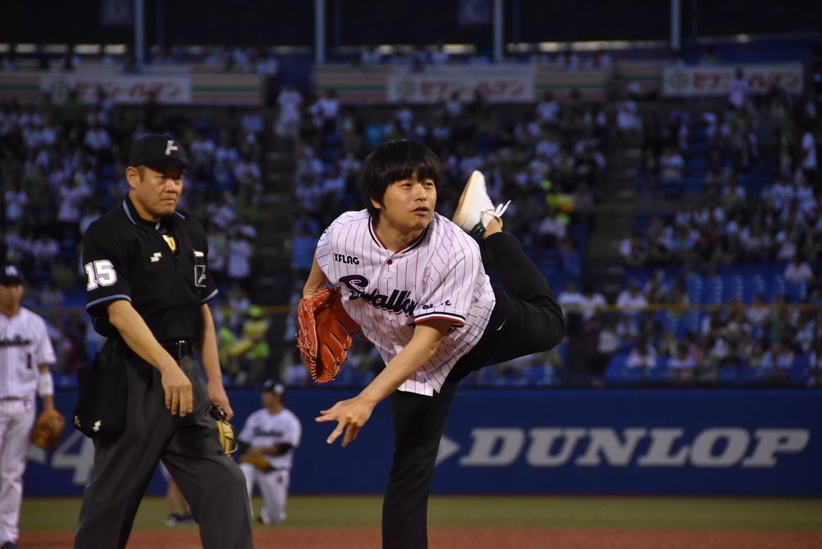 東京ヤクルトスワローズ公式 V Twitter フジテレビone Fod ナイターイター 本日は バカリズムさんが始球式に登場 元高校球児ですが 年振り の硬式ボール はコントロールが難しかったようです 盛り上げてくれて ありがとう 逆転するぞ 打線