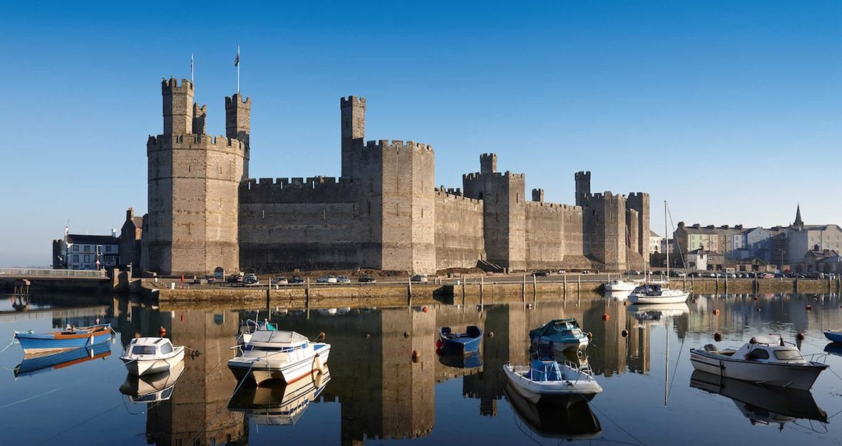 CampDragon2020's tweet photo. Caernarfon Castle is recognised around the world as one of the greatest buildings of the Middle Ages! This is one of the many amazing places you get to visit at Camp Dragon. 

For more info: https://t.co/kgHwcRwwfI
#Girlguiding #GirlguidingInternational #cadw #CaernarfonCastle https://t.co/Yn0LIjShX1