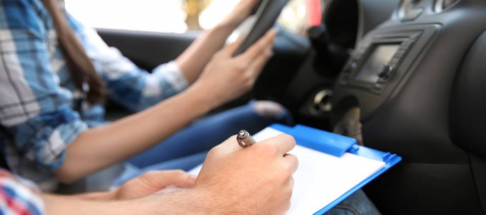 SArtvALDIA's tweet photo. ☝️ Si vas a sacar el carné de conducir, tienes que saber que los sistemas de asistencia a la conducción llegan al examen práctico

➡️ https://t.co/h7tWW7hfic https://t.co/WogWhhvtCL