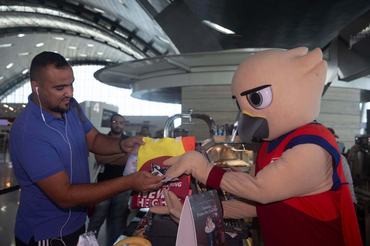 IAAFDoha2019's tweet photo. Falah the falcon 🦅 gave passengers at @HIAQatar a warm #Doha🇶🇦welcome &amp; goodbye! #FollowFalah https://t.co/aL9ZMYM7DM
