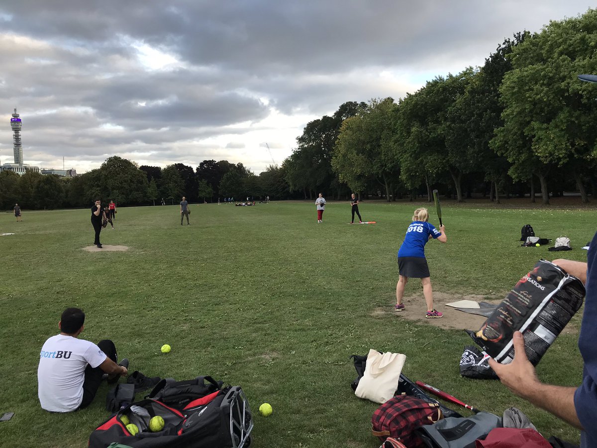 LSAnimation's tweet photo. Getting the team colours on. Softball in #regentspark enjoying the last sways of summer in #England #animation #@dneg @LSAnimation @dneg #cgi #ronsgonewrong #WorkLifeBalance #PlayingIsBelieving #londonlife #London #softball #afterwork #teamsports #sportsatwork https://t.co/lQvfRHnnC6