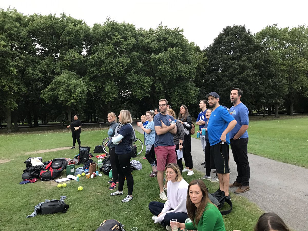 LSAnimation's tweet photo. Getting the team colours on. Softball in #regentspark enjoying the last sways of summer in #England #animation #@dneg @LSAnimation @dneg #cgi #ronsgonewrong #WorkLifeBalance #PlayingIsBelieving #londonlife #London #softball #afterwork #teamsports #sportsatwork https://t.co/lQvfRHnnC6