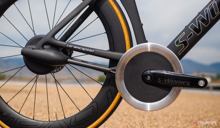 angryasian's tweet image. Remember that insane shaft drive system from @CeramicSpeed? It was no one-off. Not only does it look a lot more finished now, but there’s a shiftable version *and* a system for full-suspension MTBs. 

It still isn’t ready yet - but it’s getting closer. cyclingtips.com/2019/09/cerami…