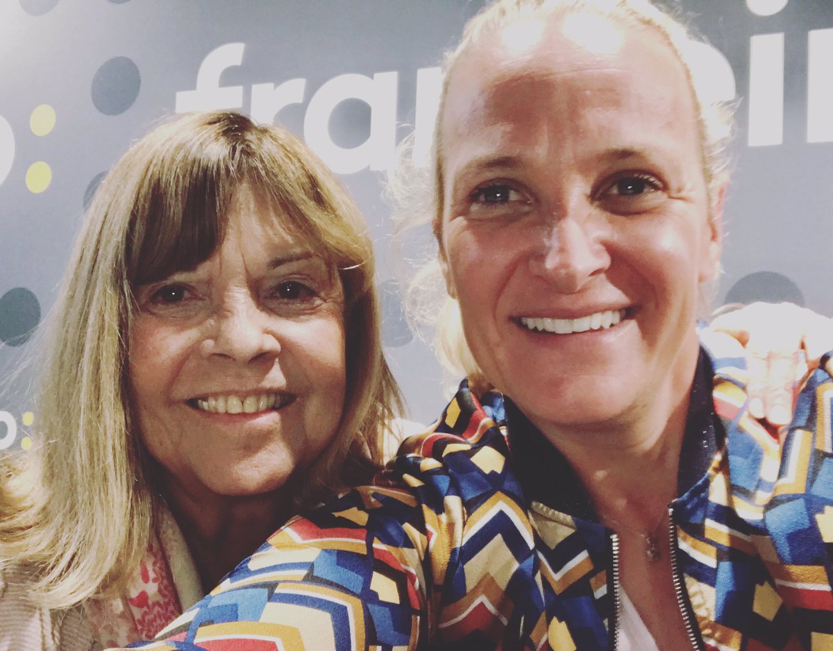 #lemondedelodie <a href="/CGoyaOfficiel/">ChantalGoyaOfficiel</a> depuis 5 h 56 &amp; à 9 h 53, 11 h 53, 15 h 51, 21 h 53 et 23 h 51 Ses 40 ans de carrière, le cinéma avec Godard et Alfred Hitchcock ... la scène, l’homme de sa vie Jean-Jacques Debout et le retour du #soulierquivole sur scène ... Portrait <a href="/franceinfo/">franceinfo</a>