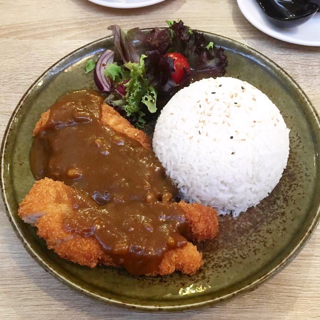 BentoChinese's tweet photo. Add some fire to your mid week
.
#chickenkatsucurry is a heavenly experience! Have you tried #bentochinese yet?
.
#sushi #salmon #sushiroll #london #yummy #lewisham #nigiri #london #tuna #tempura #crispyduck #hithergreen #catford #love #hofun #japanesecurry #katsu #curry https://t.co/s0mqC4pj28