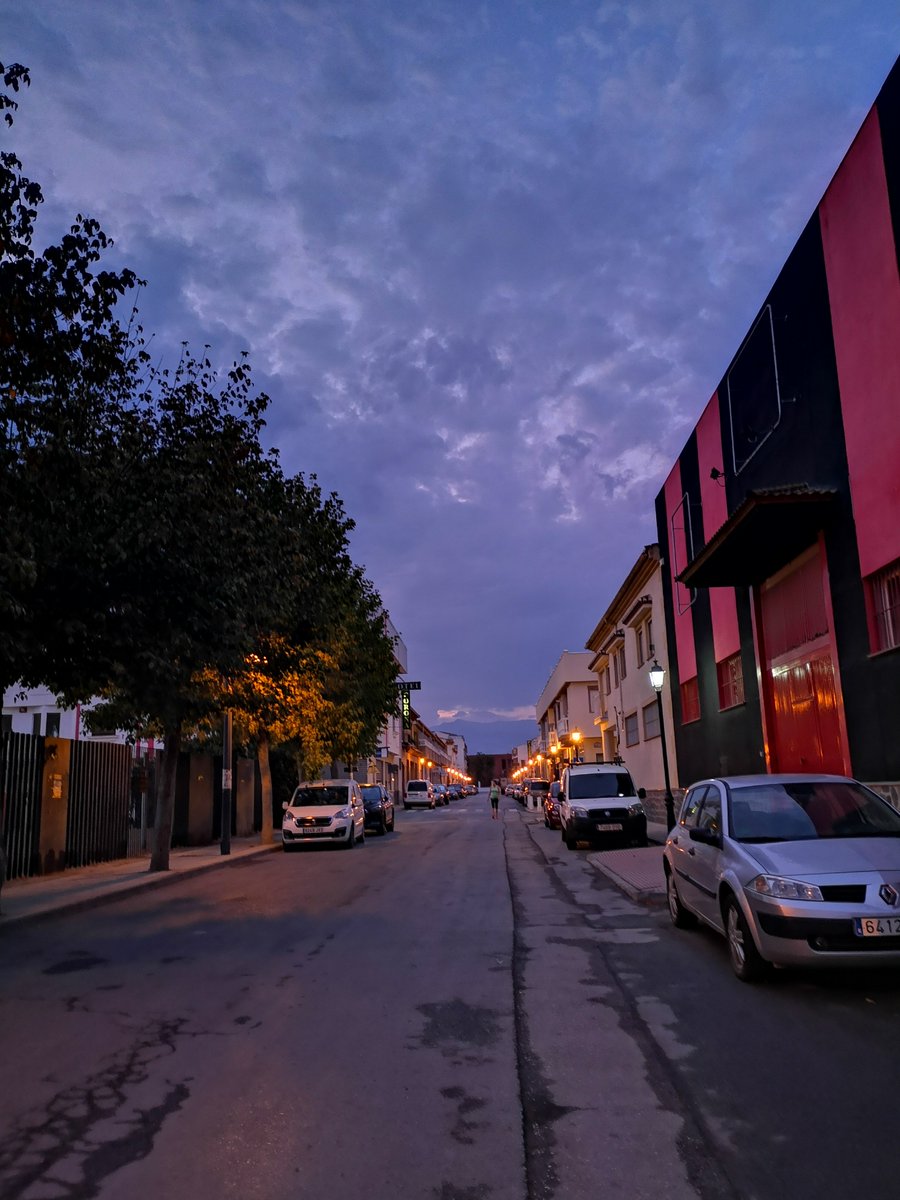 Aguasvira's tweet photo. Septiembre se estrena con tormentas, en nuestra zona es frecuente que estas, sean puntualmente fuertes, por este motivo ten precaución ⛈️ https://t.co/grlQEMlZse