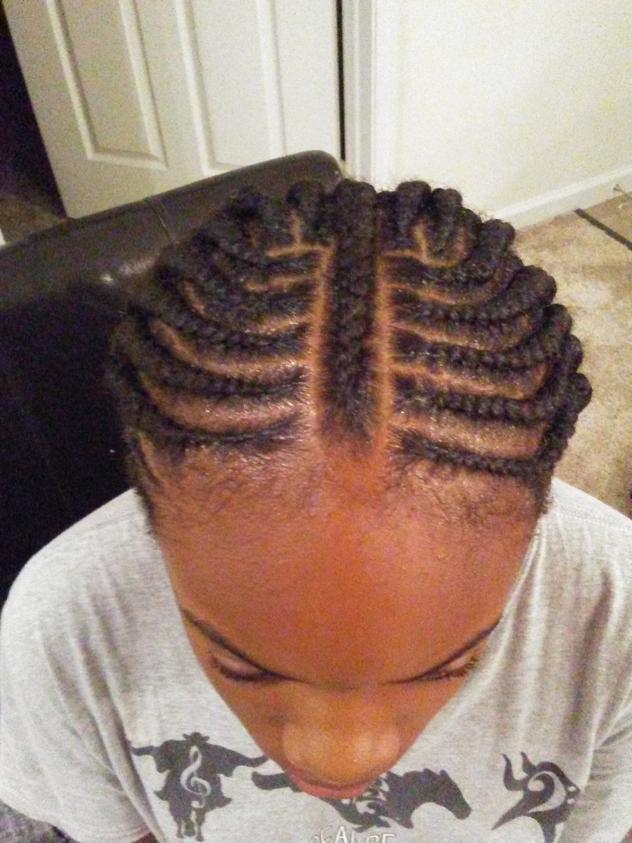 NaijaEssence's tweet photo. Kids tribal braids. Past bra strap https://t.co/152CGx999x