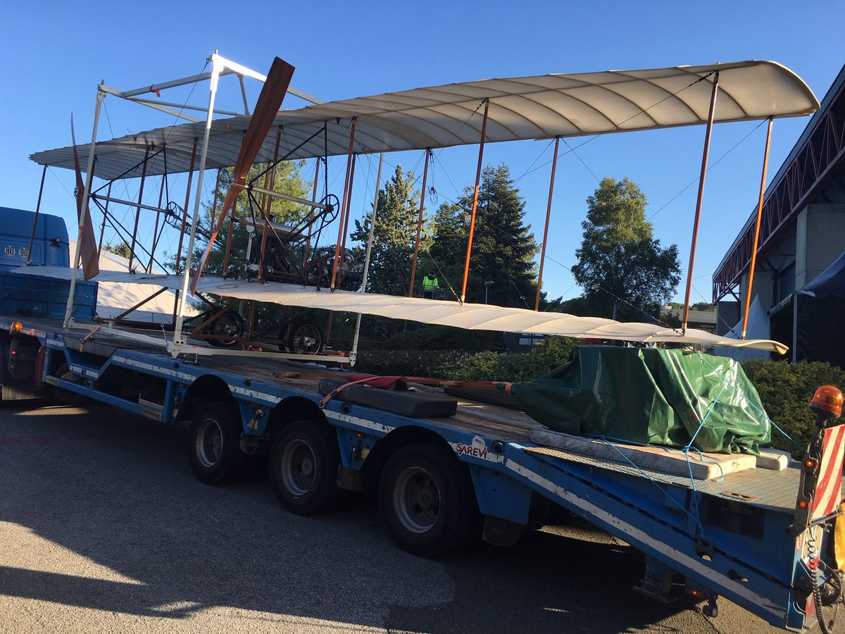 Arrivée de la réplique du Flyer III qui sera exposée lors de la <a href="/FoireduMans/">FoireduMans</a> au sein de la salle Oasis dans le cadre de l'Exposition Ville Le Mans Métropole #LeMans Territoire d'Innovations