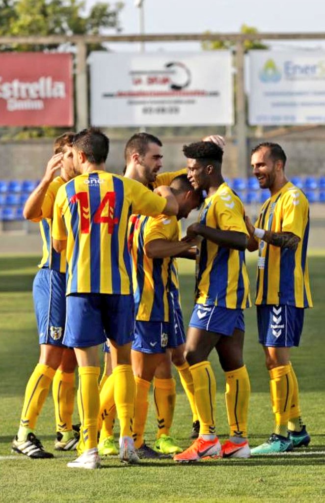 Jolitoo17's tweet photo. ⌛⚽ Comienza lo bueno! #mecmec #1CAT1 @palamoscf https://t.co/t7zySyxwlN