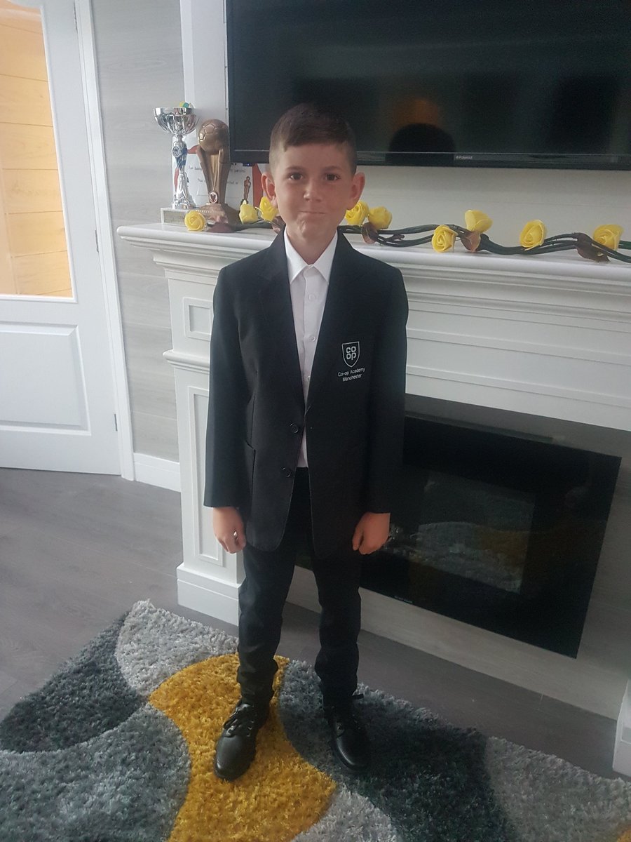 JoGinge78's tweet photo. Good luck to my boy on his first day of high school👍 #HowSmart😎 #ProundMummy😍🤗 #EmotionalMummy https://t.co/etp2ERJTGS