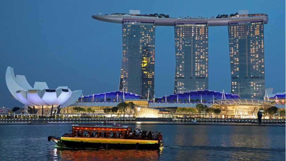 Hotelpartner's tweet photo. Singapore hotel occupancy surges amid Hong Kong protests https://t.co/49rKoaWvim #HotelNews #TravelNews #HotelOccupancy #TravelSingapore #Singapore #HongKong #HongKongProtest #SingaporeHotel #TravelHongKong #AirportDisruptions https://t.co/3BFuXjqE44